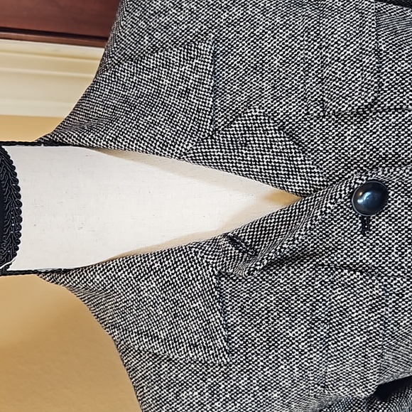 JONES NEW YORK BLAZER 4P SIGNATURE PETITE BLACK WHITE BUTTONS BELT COAT - Picture 3 of 10